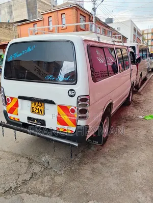 Toyota HiAce 2000 White