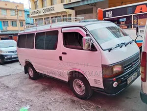 Toyota HiAce 2000 White