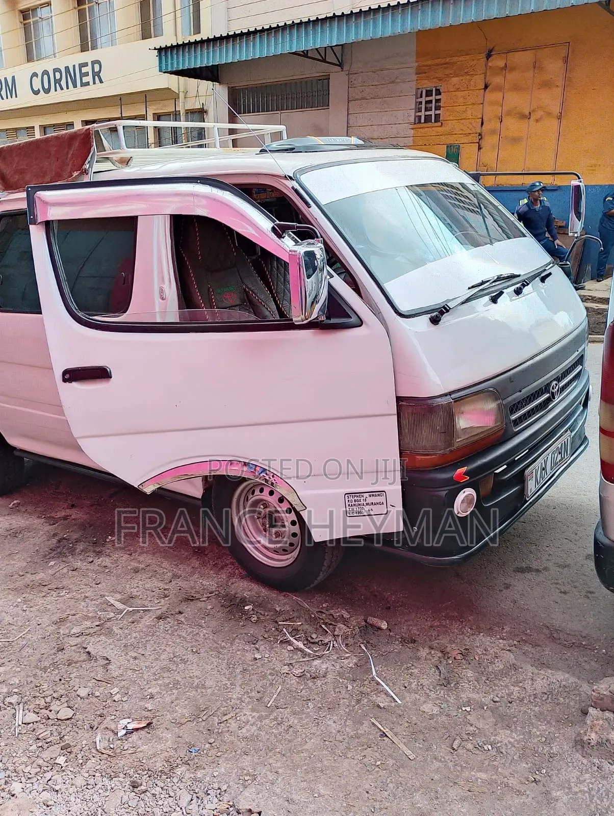 Toyota HiAce 2000 White
