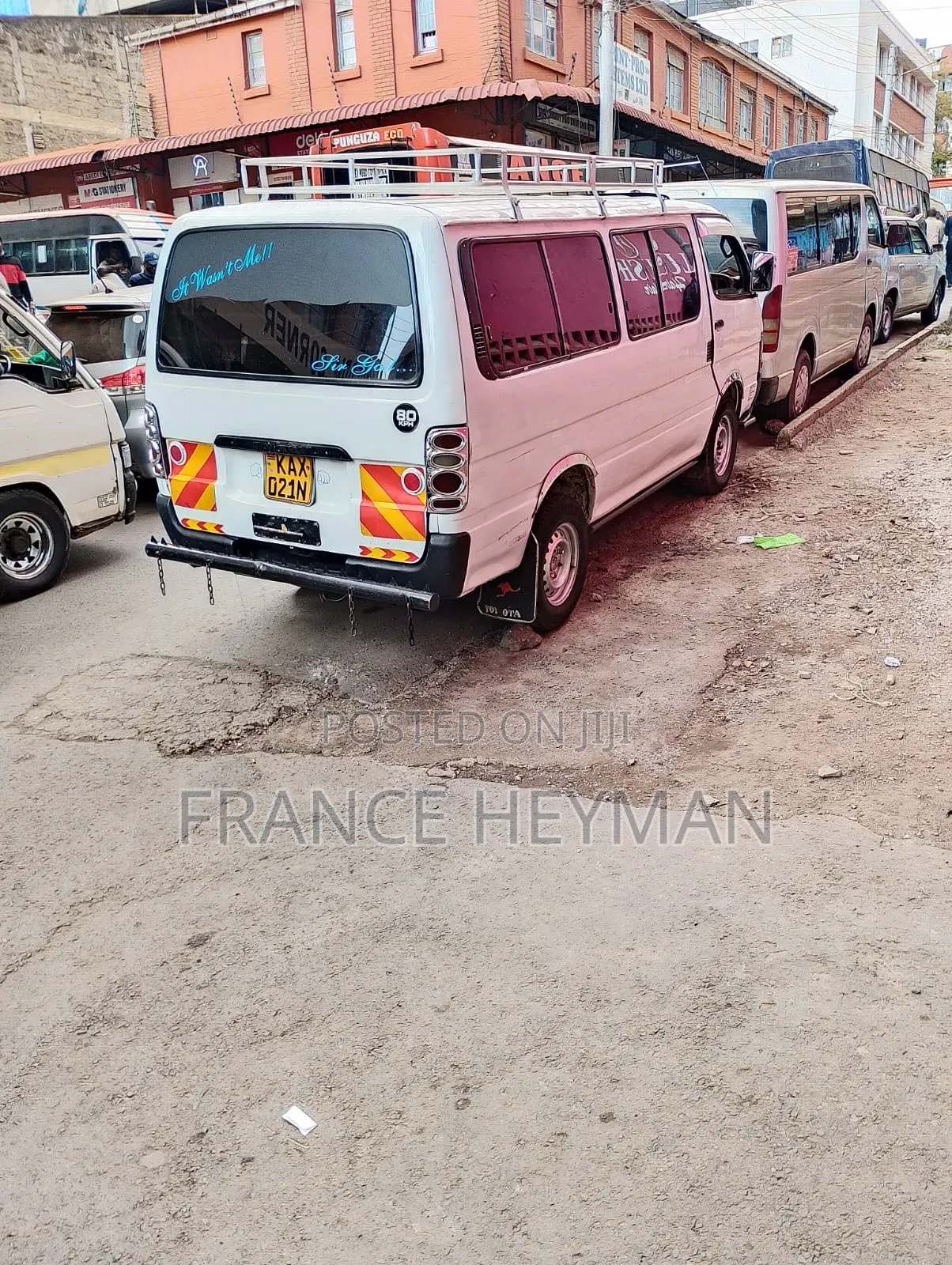 Toyota HiAce 2000 White
