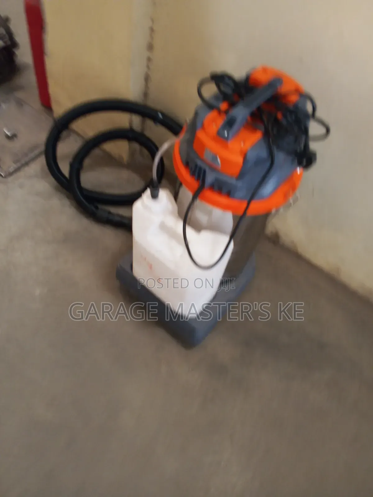 Commercial Water Spray Vacuum Cleaner Machine