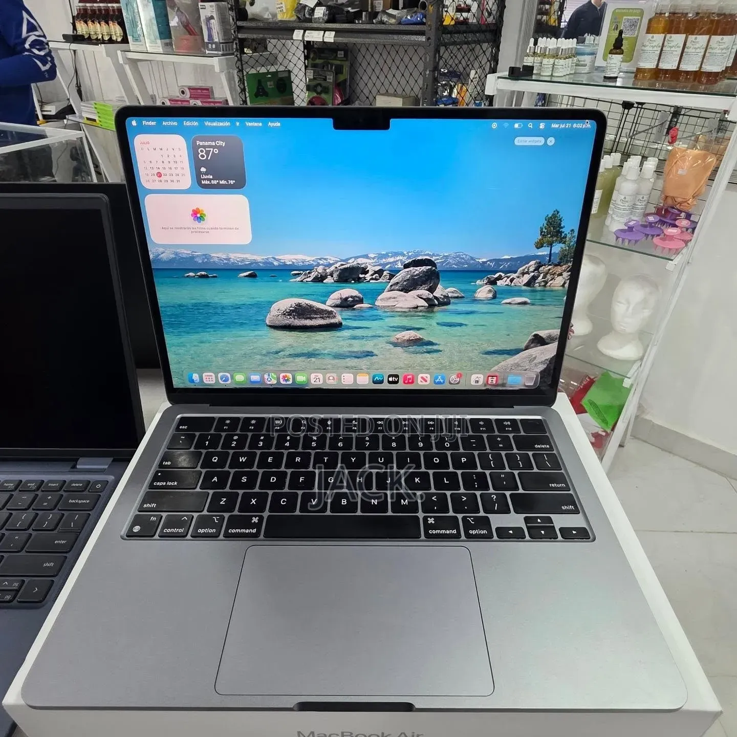 Laptop Apple MacBook Air 2022 M2 8GB Apple M2 SSD 256GB
