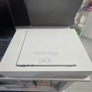 Laptop Apple MacBook Air 2022 M2 8GB Apple M2 SSD 256GB