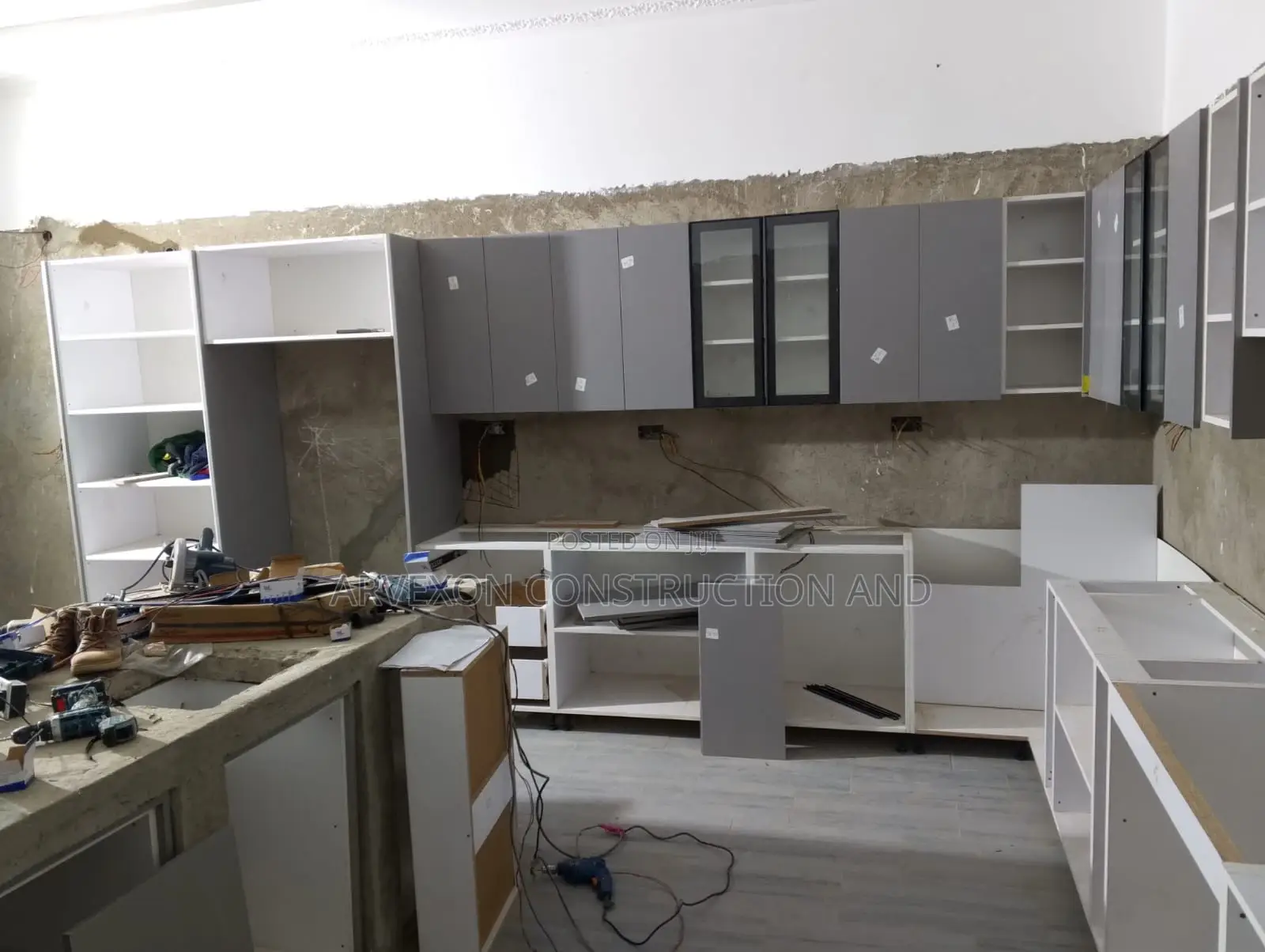 Modern Custom Kitchen Cabinets & Fitted Kitchen Installation.