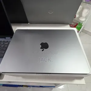 Laptop Apple MacBook Air 2022 M2 8GB Apple M2 SSD 256GB