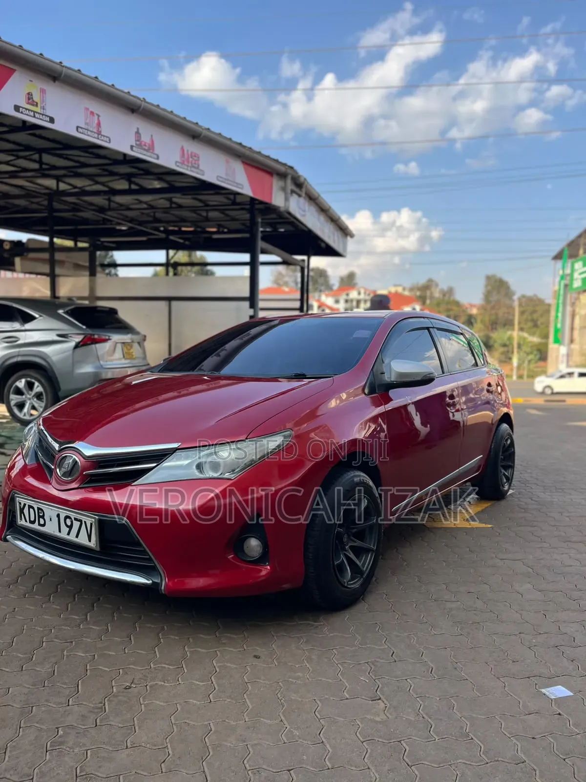 Toyota Auris 2013 Red