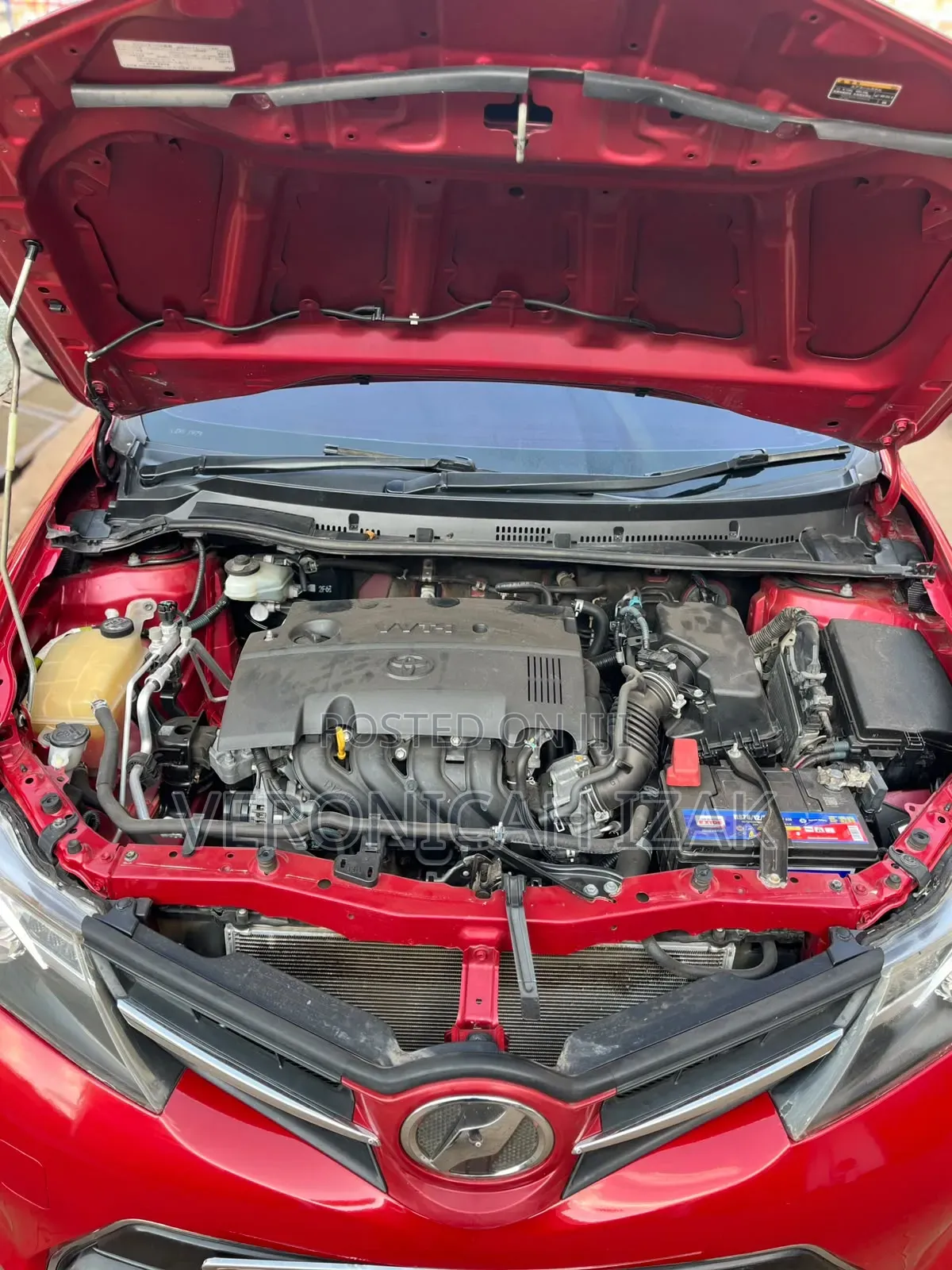 Toyota Auris 2013 Red