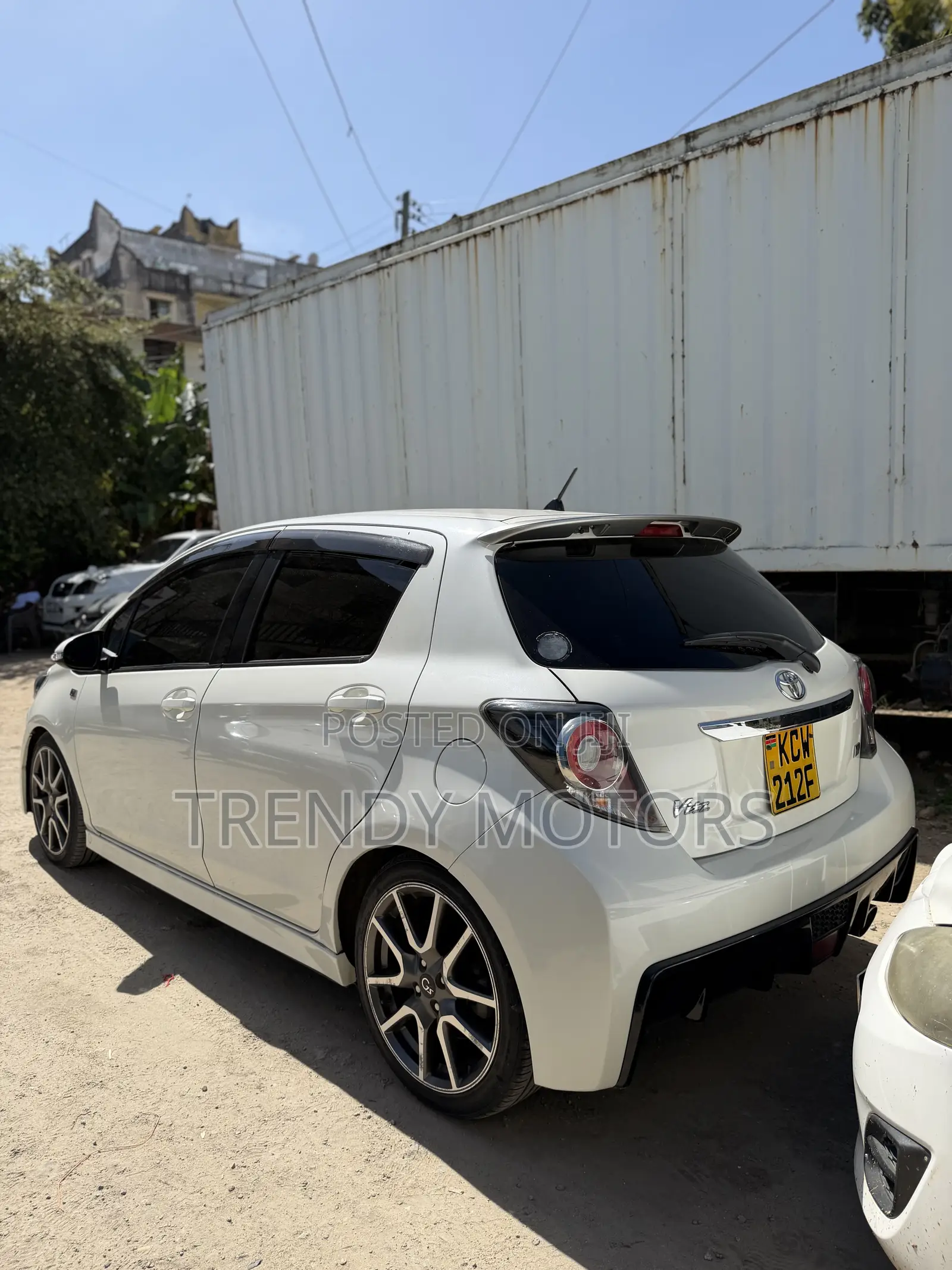 Toyota Vitz 2013 White