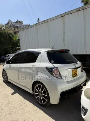 Toyota Vitz 2013 White