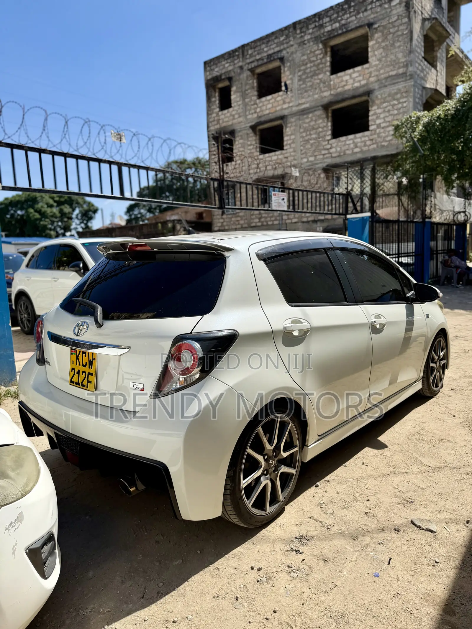 Toyota Vitz 2013 White