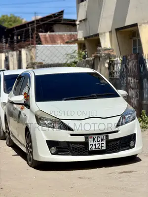 Toyota Vitz 2013 White