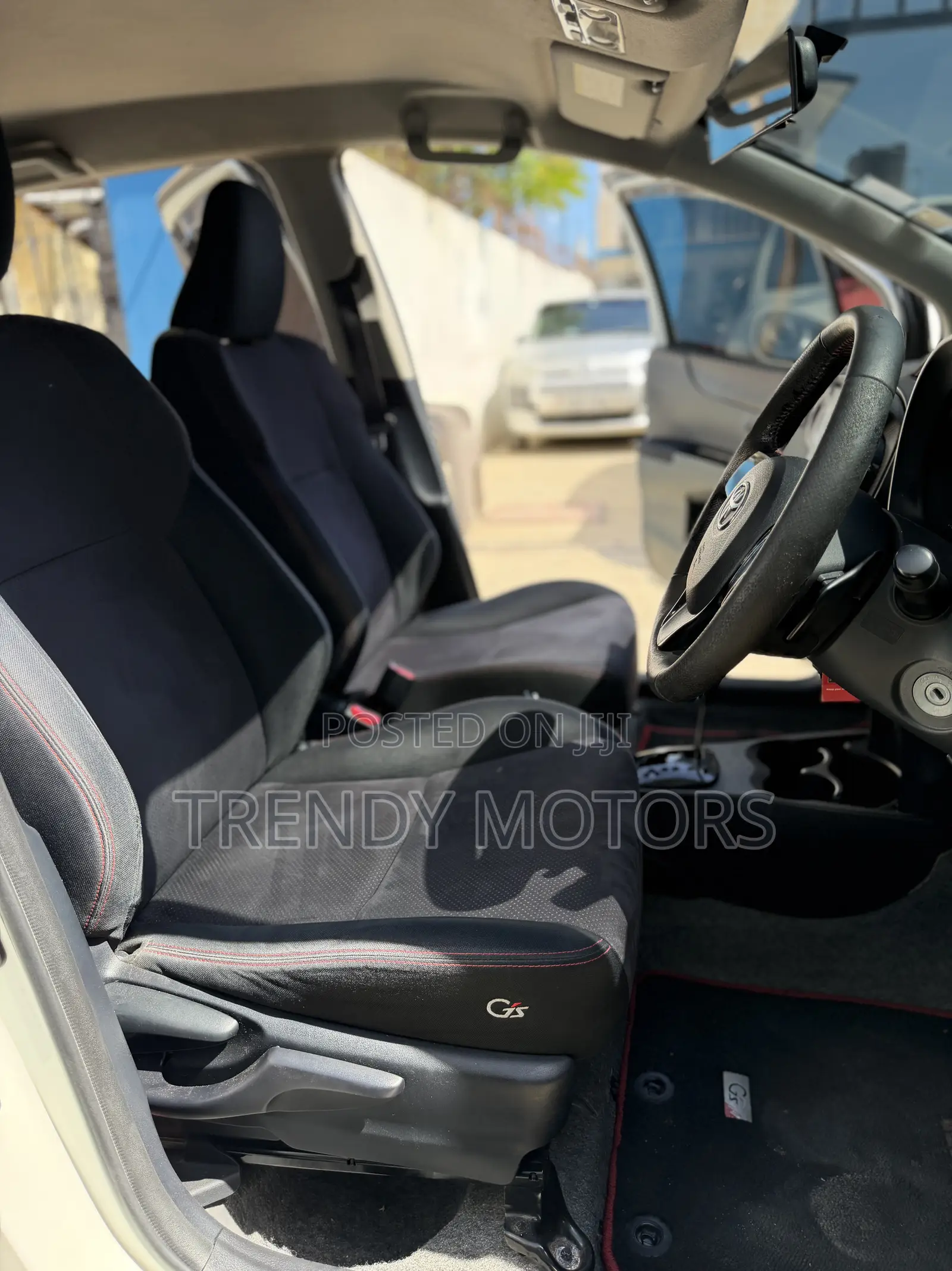 Toyota Vitz 2013 White