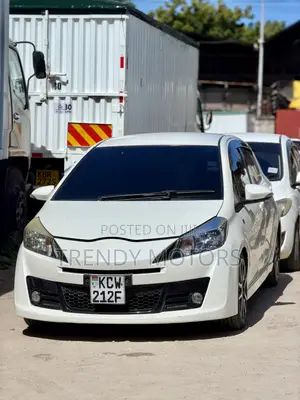 Toyota Vitz 2013 White