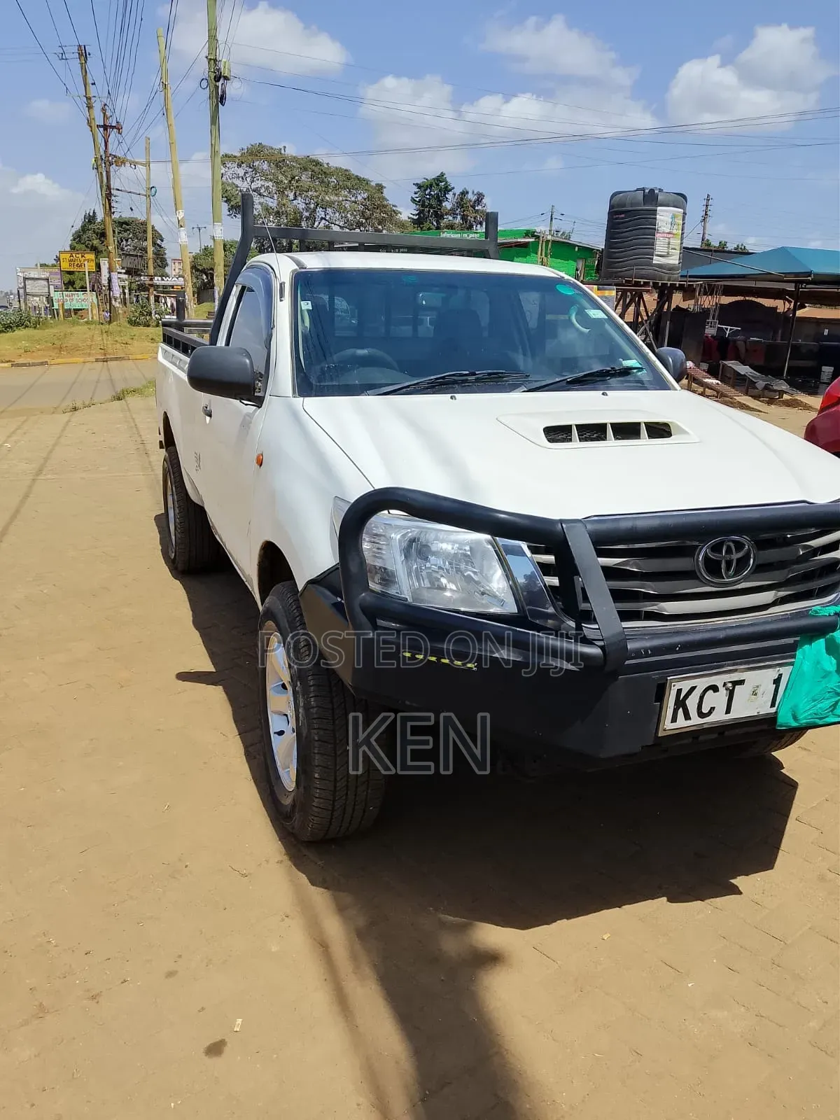Toyota Hilux 2013 White