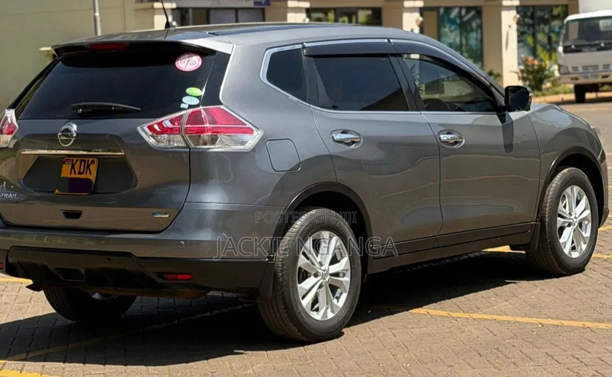 Nissan X-Trail 2015 Gray