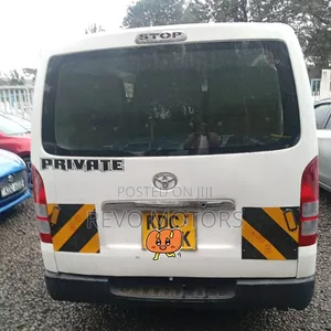 Toyota HiAce 2014 White