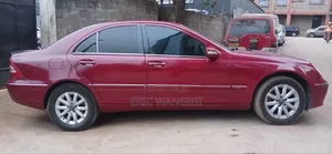 Mercedes-Benz C200 2003 Maroon
