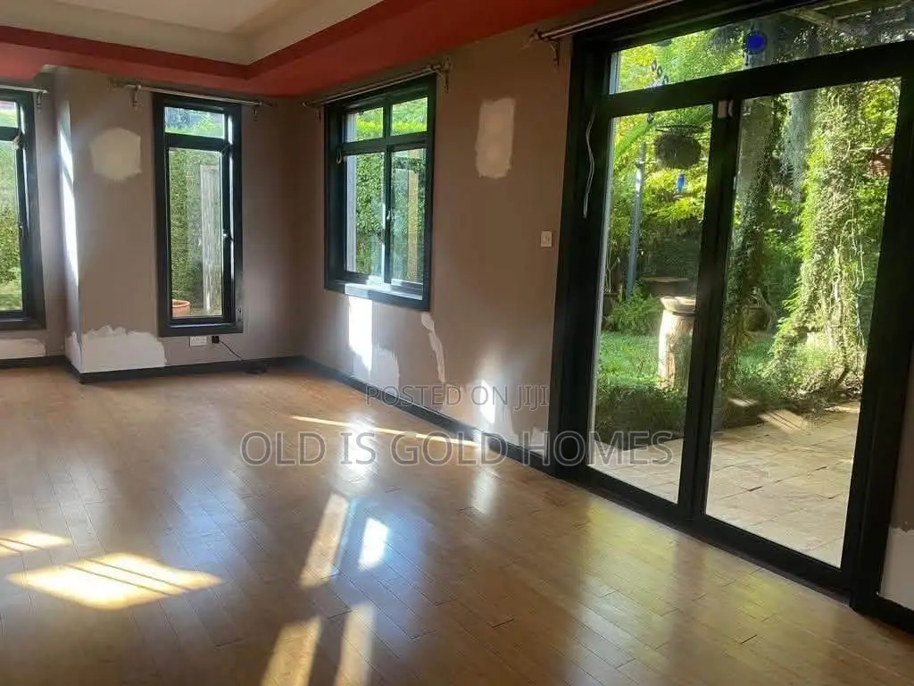 5bdrm House in Kabasiran, Muthangari for sale