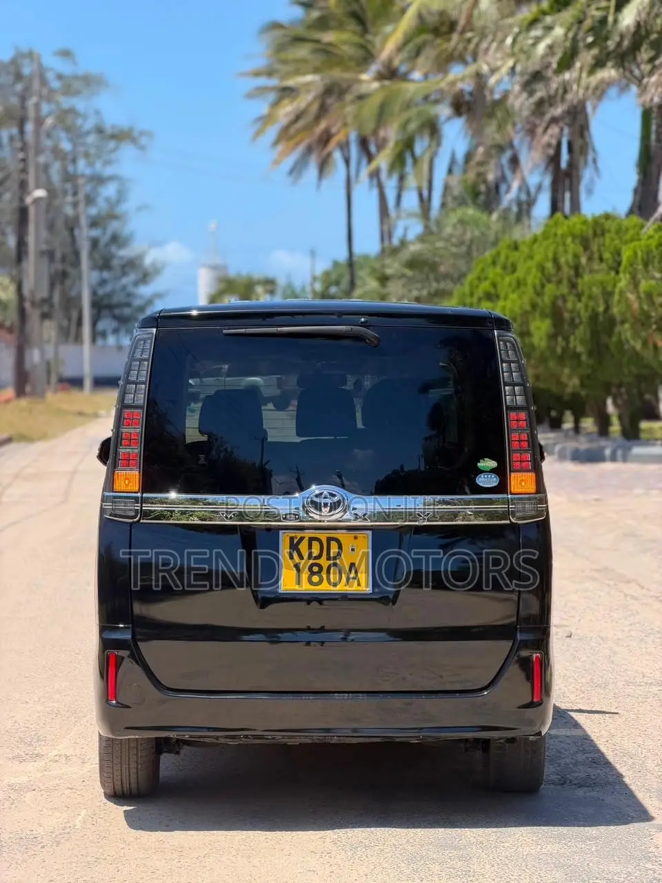Toyota Voxy 2014 Black