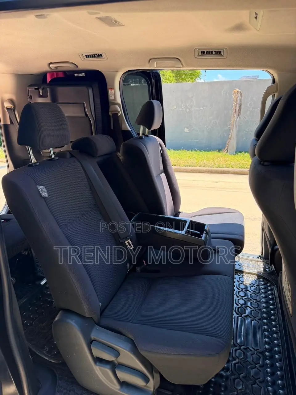 Toyota Voxy 2014 Black