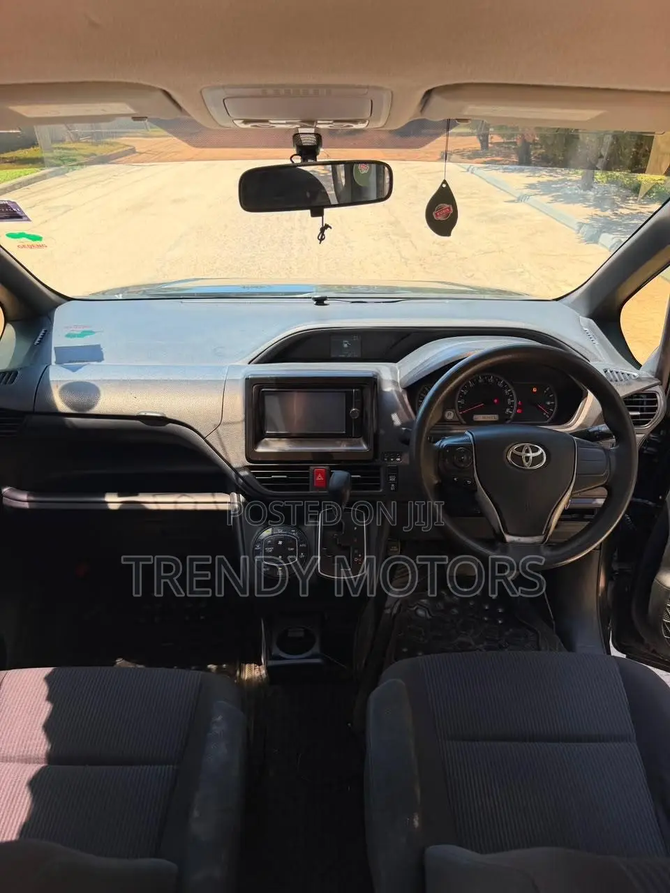 Toyota Voxy 2014 Black