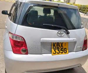 Toyota IST 2006 Silver