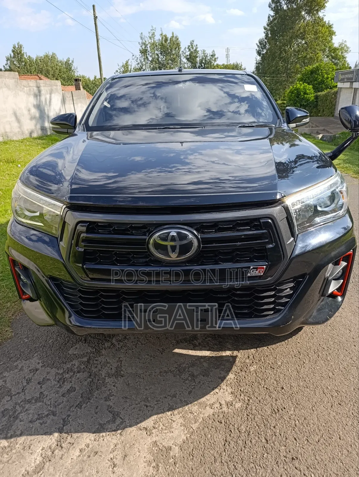 New Toyota Hilux 2019 Black
