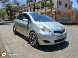 Toyota Vitz 2008 Silver