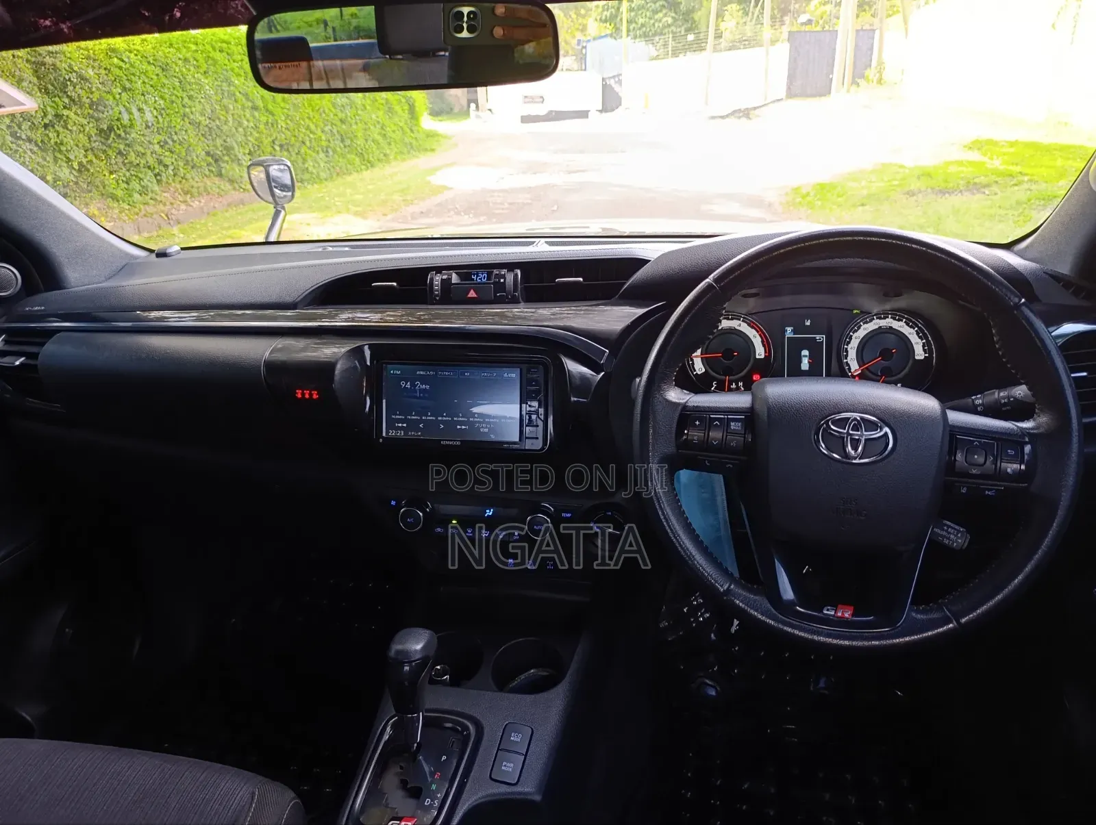 New Toyota Hilux 2019 Black