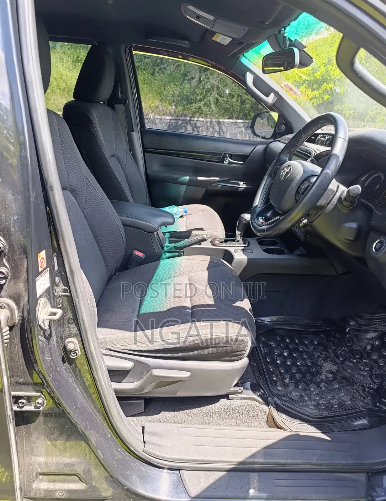 New Toyota Hilux 2019 Black