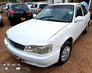 Toyota Corolla 1998 White