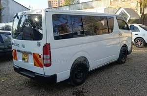 Toyota HiAce 2010 White
