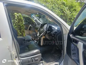 Toyota Land Cruiser Prado 2011 Silver