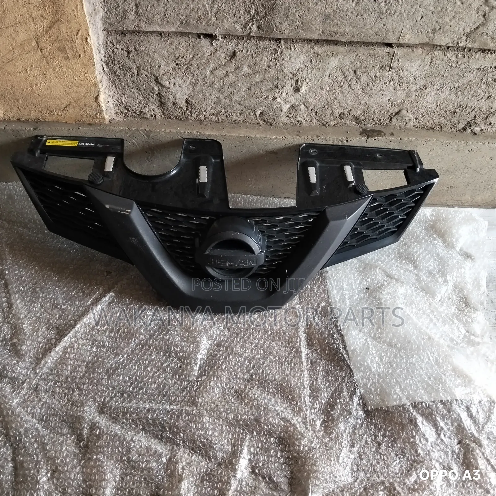 Nissan X-Trail NT32 Grille, Original Ex Japan Parts