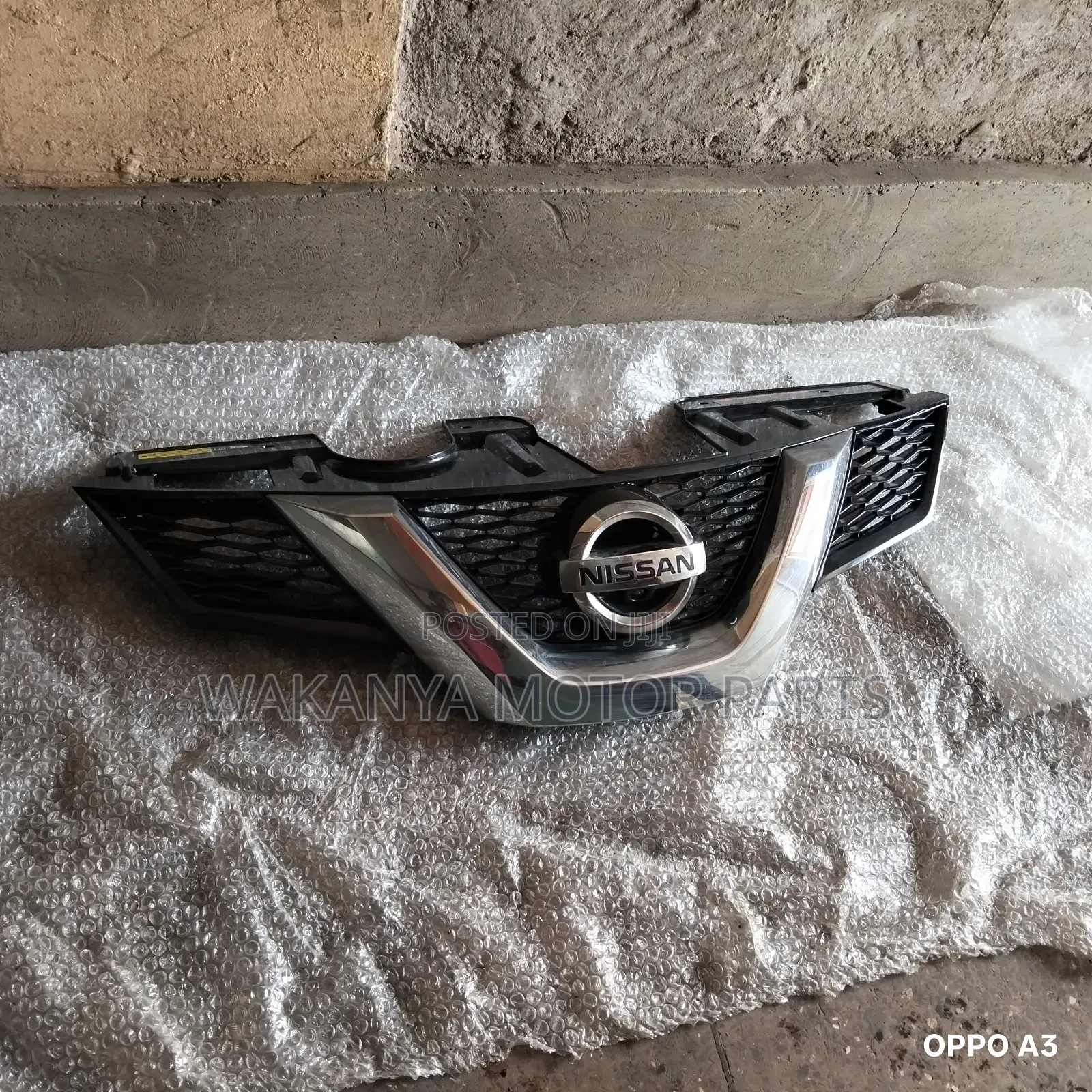 Nissan X-Trail NT32 Grille With Chrome, Ex Japan