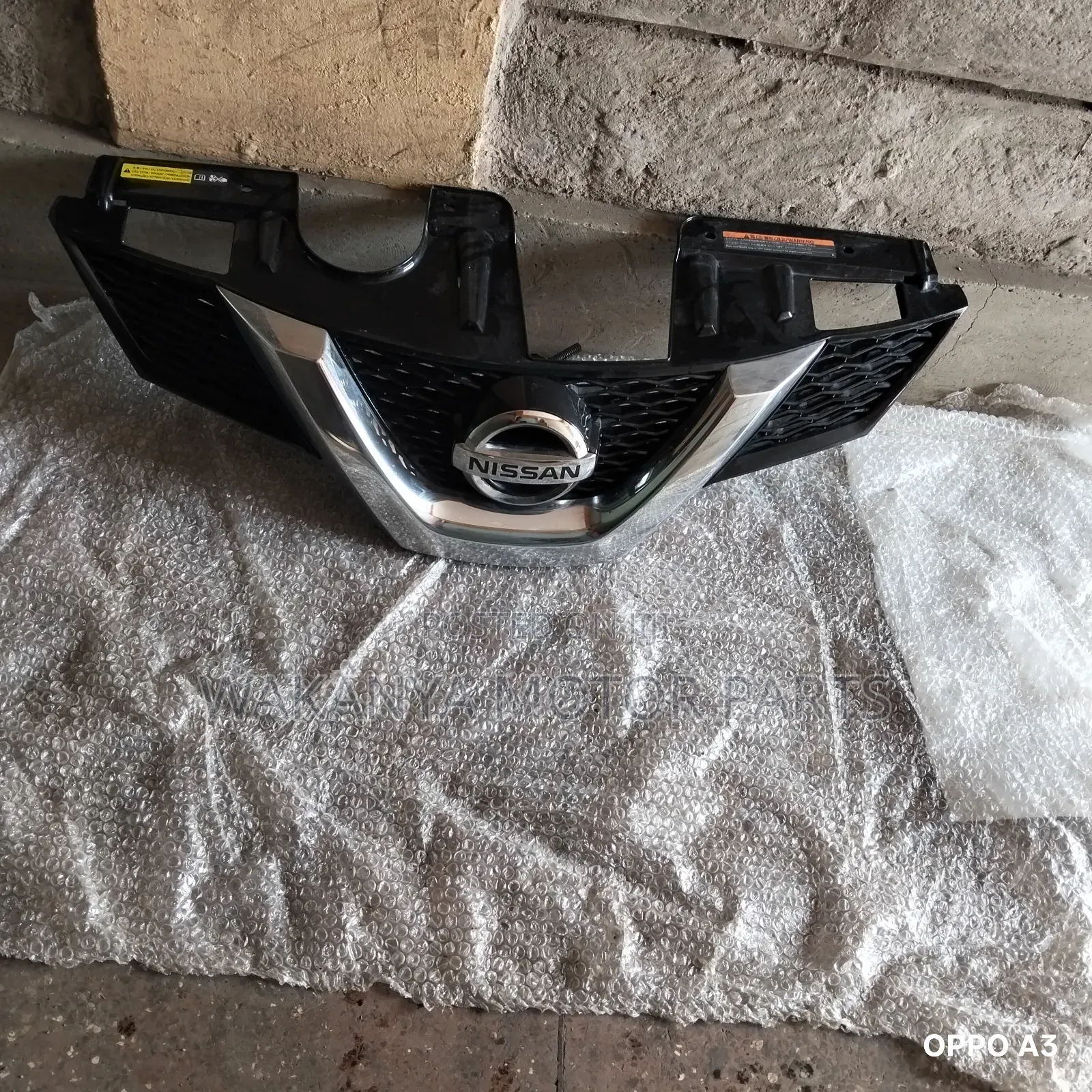Nissan X-Trail NT32 Grille With Chrome, Ex Japan