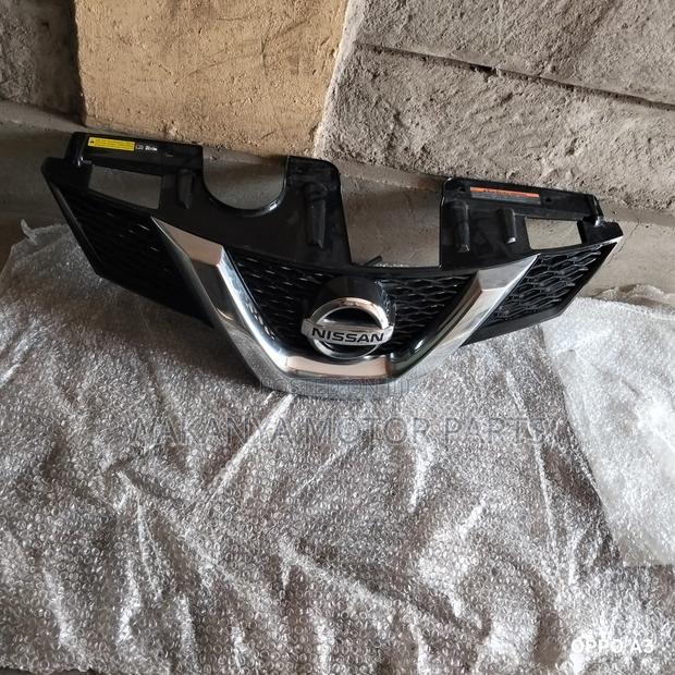 Nissan X-Trail NT32 Grille With Chrome, Ex Japan