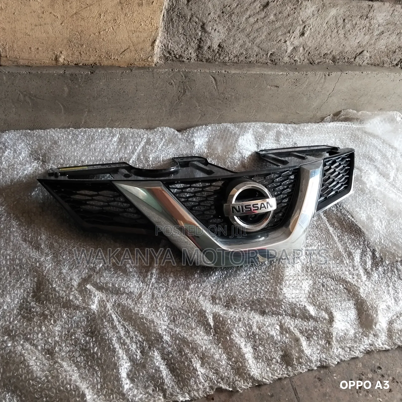 Nissan X-Trail NT32 Grille With Chrome, Ex Japan