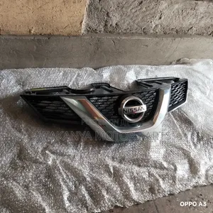 Nissan X-Trail NT32 Grille With Chrome, Ex Japan