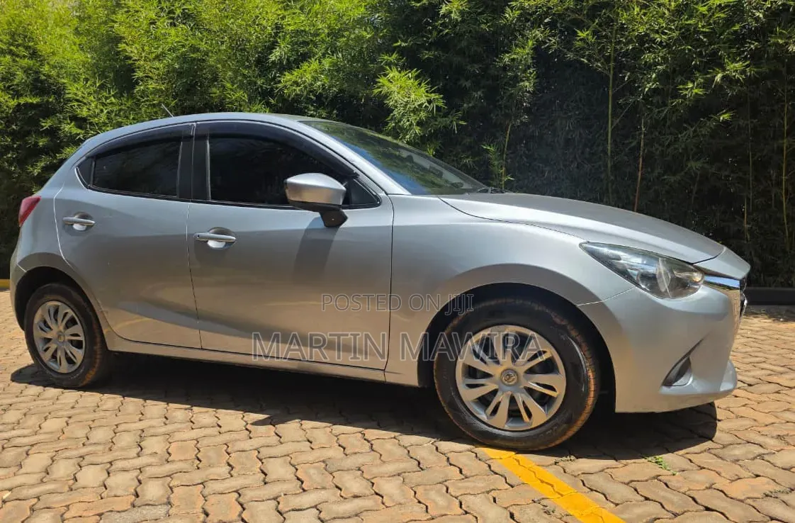Mazda Demio 2016 Silver