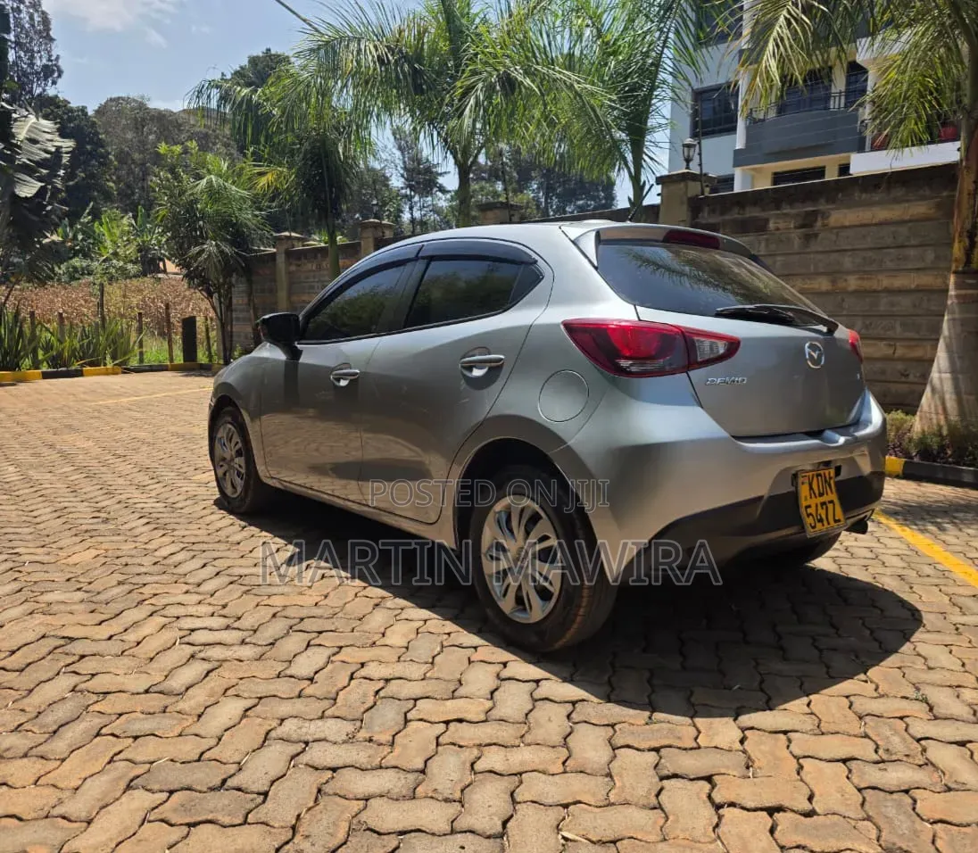 Mazda Demio 2016 Silver