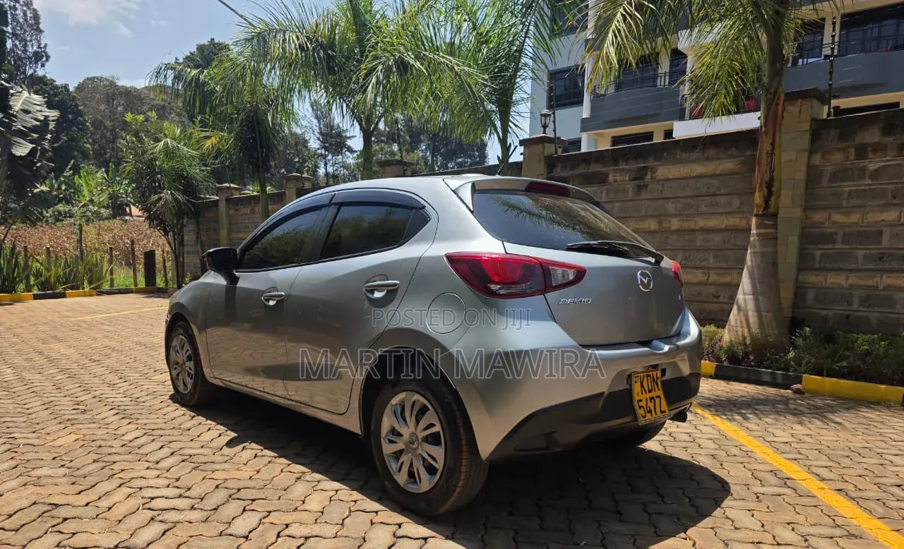 Mazda Demio 2016 Silver