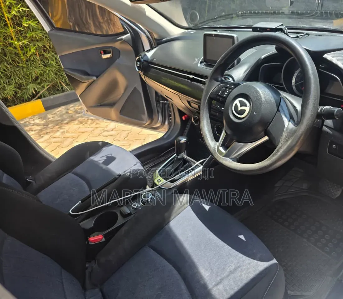 Mazda Demio 2016 Silver