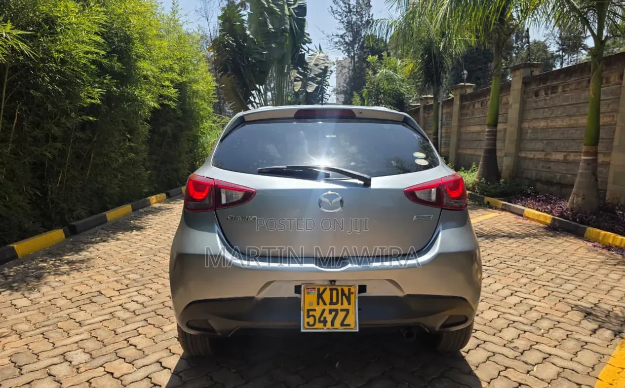 Mazda Demio 2016 Silver