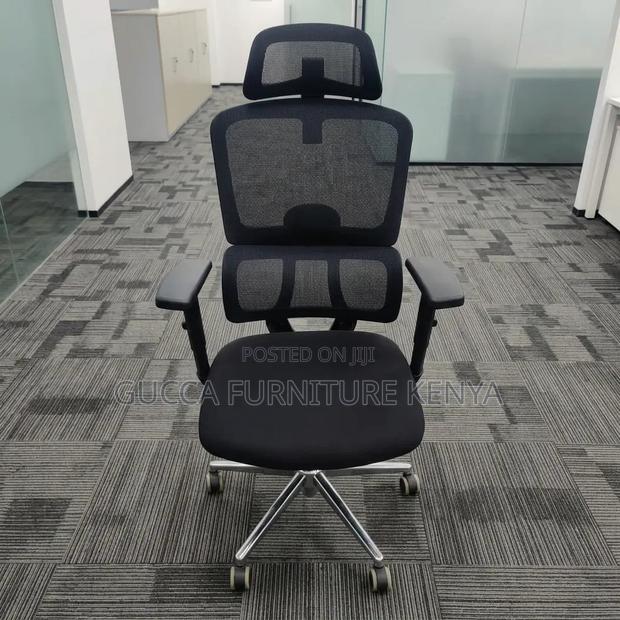 Modern High Back Executive Mesh Seat.