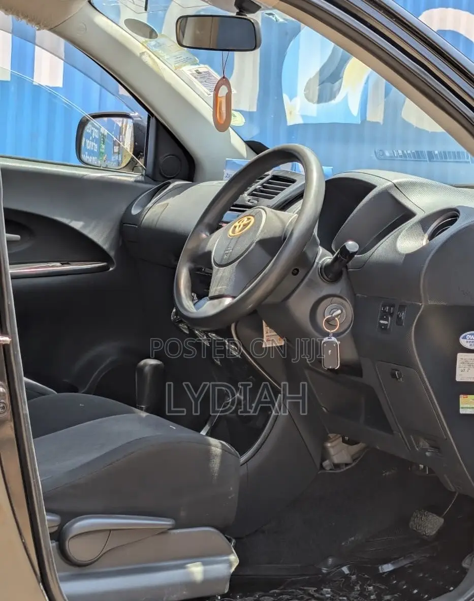 Toyota IST 2008 Black