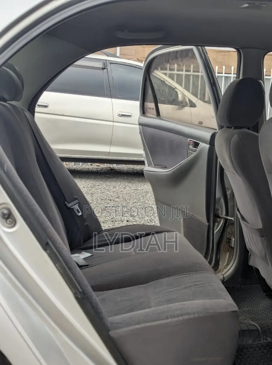 Toyota Corolla 2004 Silver