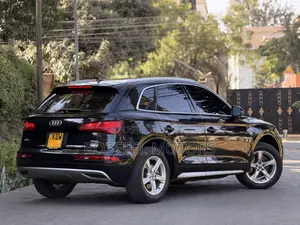 Audi Q5 2.0T Premium AWD quattro 2018 Black