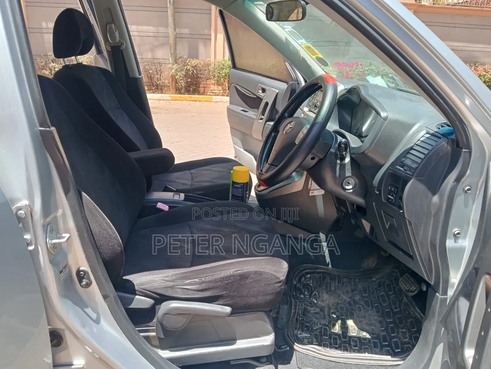 Toyota Noah 2014 Silver