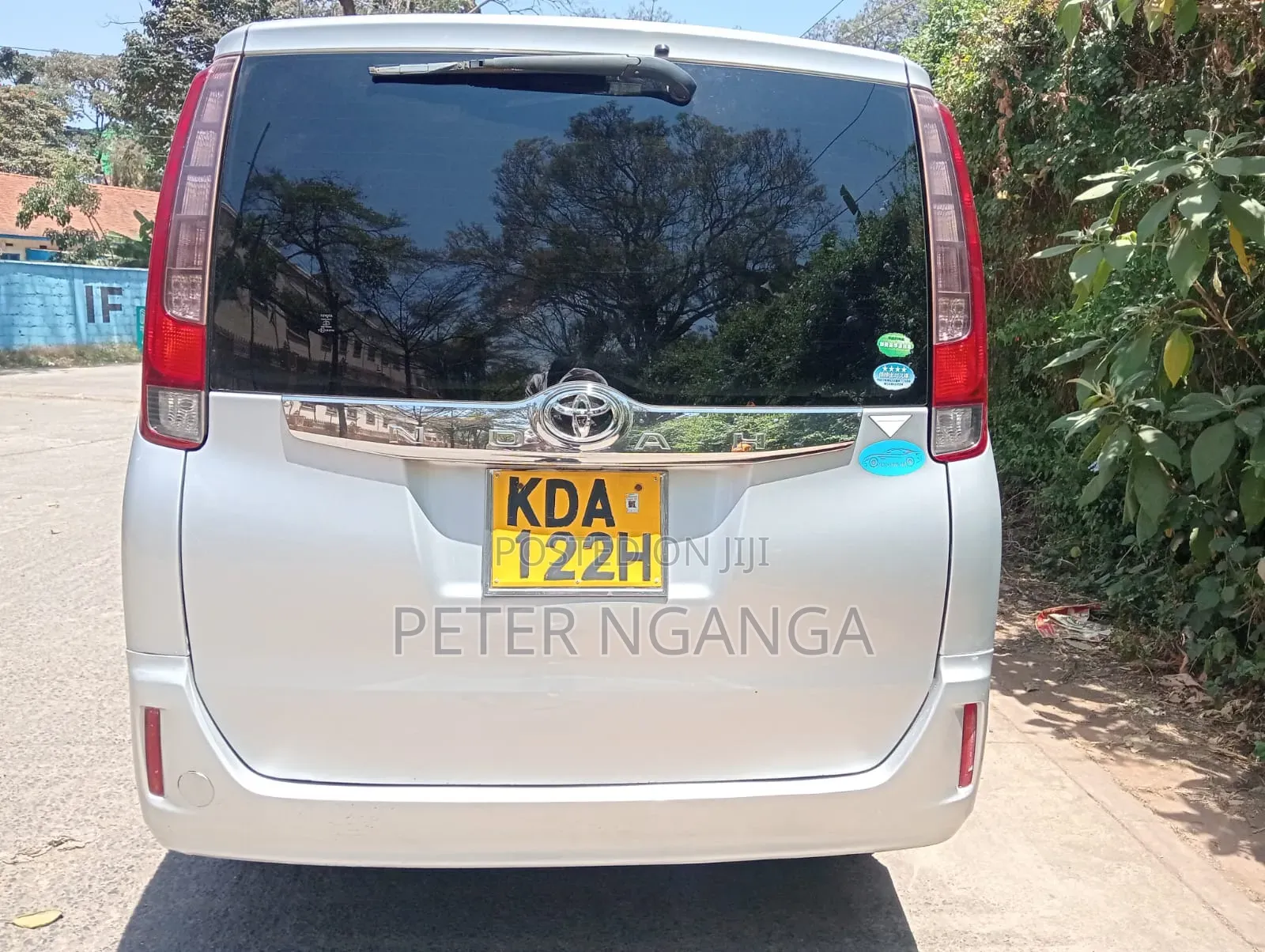 Toyota Noah 2014 Silver